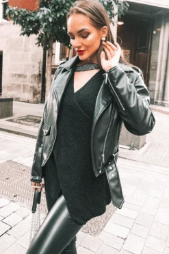 Cutout Front Asymmetric Hem Black Sweater -Rosewe Promotion Store 231600 P 1602662272887