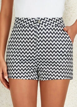 Wave Pattern Print Pocket Black Shorts