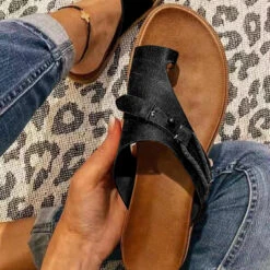 Asymmetric Black Toe Post Falt Flip Flops