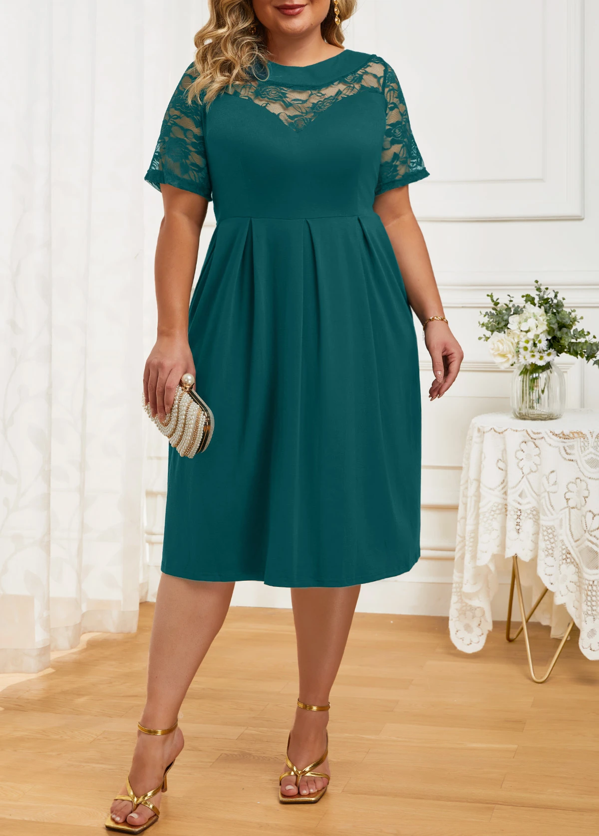 Green Plus Size Lace Short Sleeve Dress 6 Green Plus Size Lace Short Sleeve Dress - Image 4