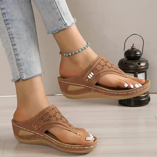 Dark Camel MetaL Detail Mid Heel Sliders 3 Dark Camel MetaL Detail Mid Heel Sliders - Image 2